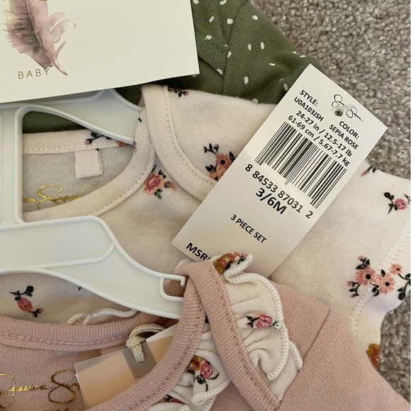 Layette 3 piece set - Picture 4 of 4